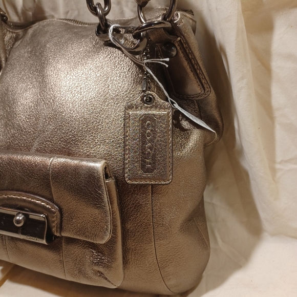 Coach shoulder bag - Picture 3 of 13